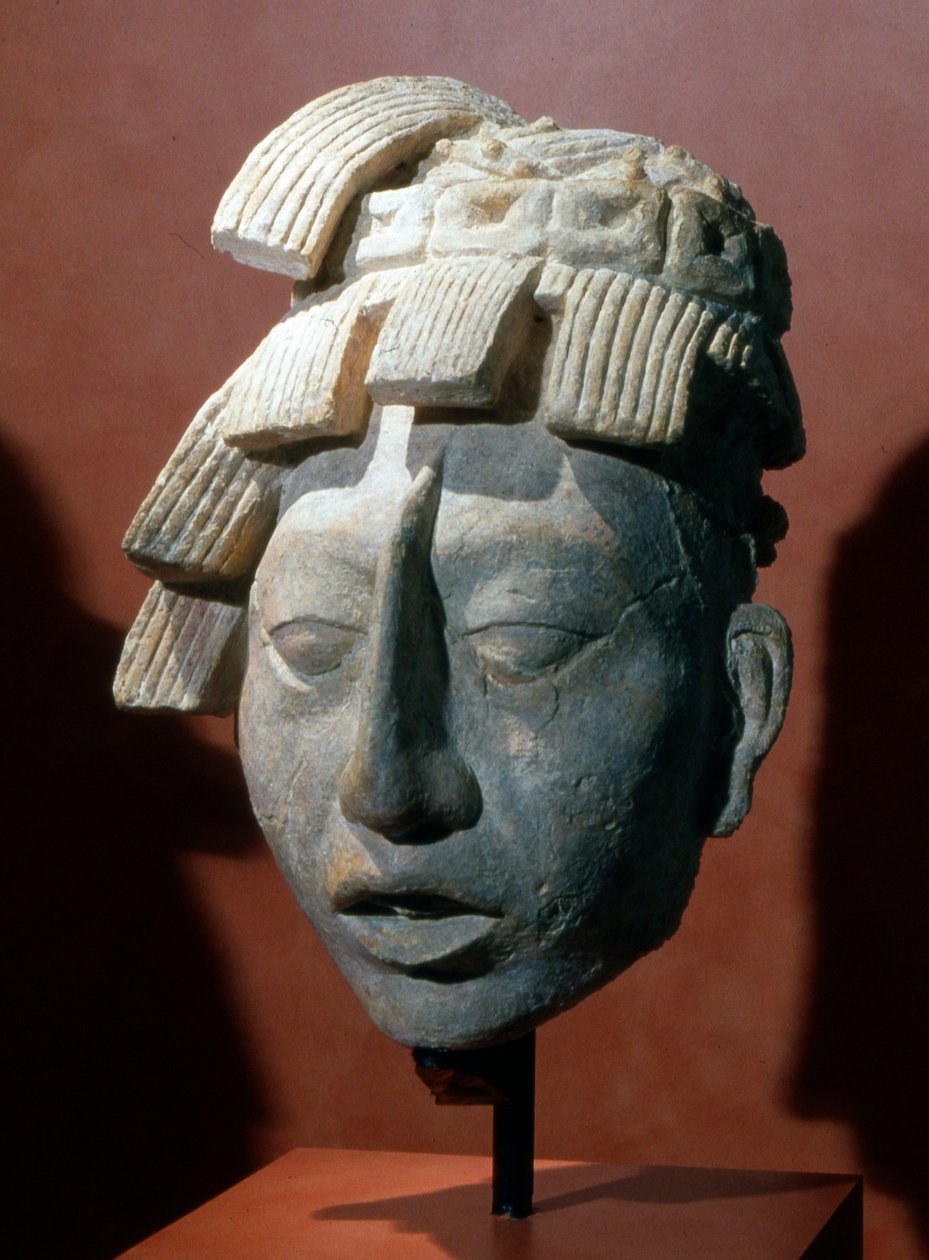 Portret głowy Pacala, króla Palenque ze Świątyni Inskrypcji (stiuk) autorstwa Mayan