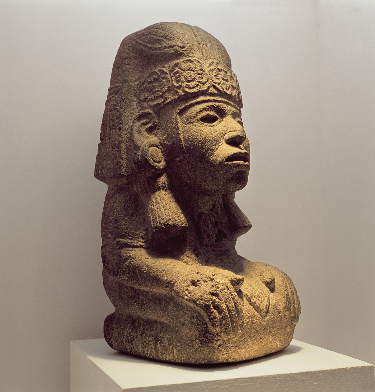 Garnek w formie klęczącej figury, 800-1200 autorstwa Mayan