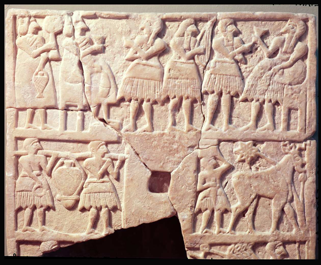 Tablica wotywna przedstawiająca scenę ofiarowania, z Diyala, wczesny okres dynastyczny, 2600-2500 pne autorstwa Mesopotamian