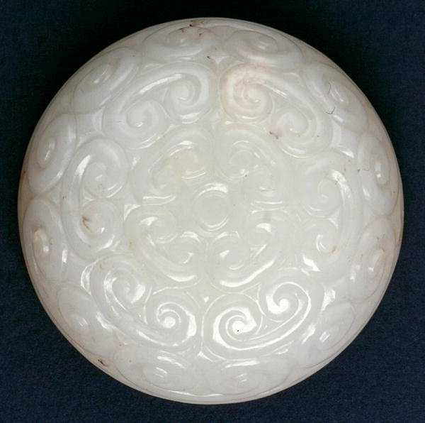Pudełko z pasty pieczętnej w stylu Guri Lacquer z zwojami Lingzhi (jadeit) (zob. także 208357) autorstwa Ming Dynasty Chinese School