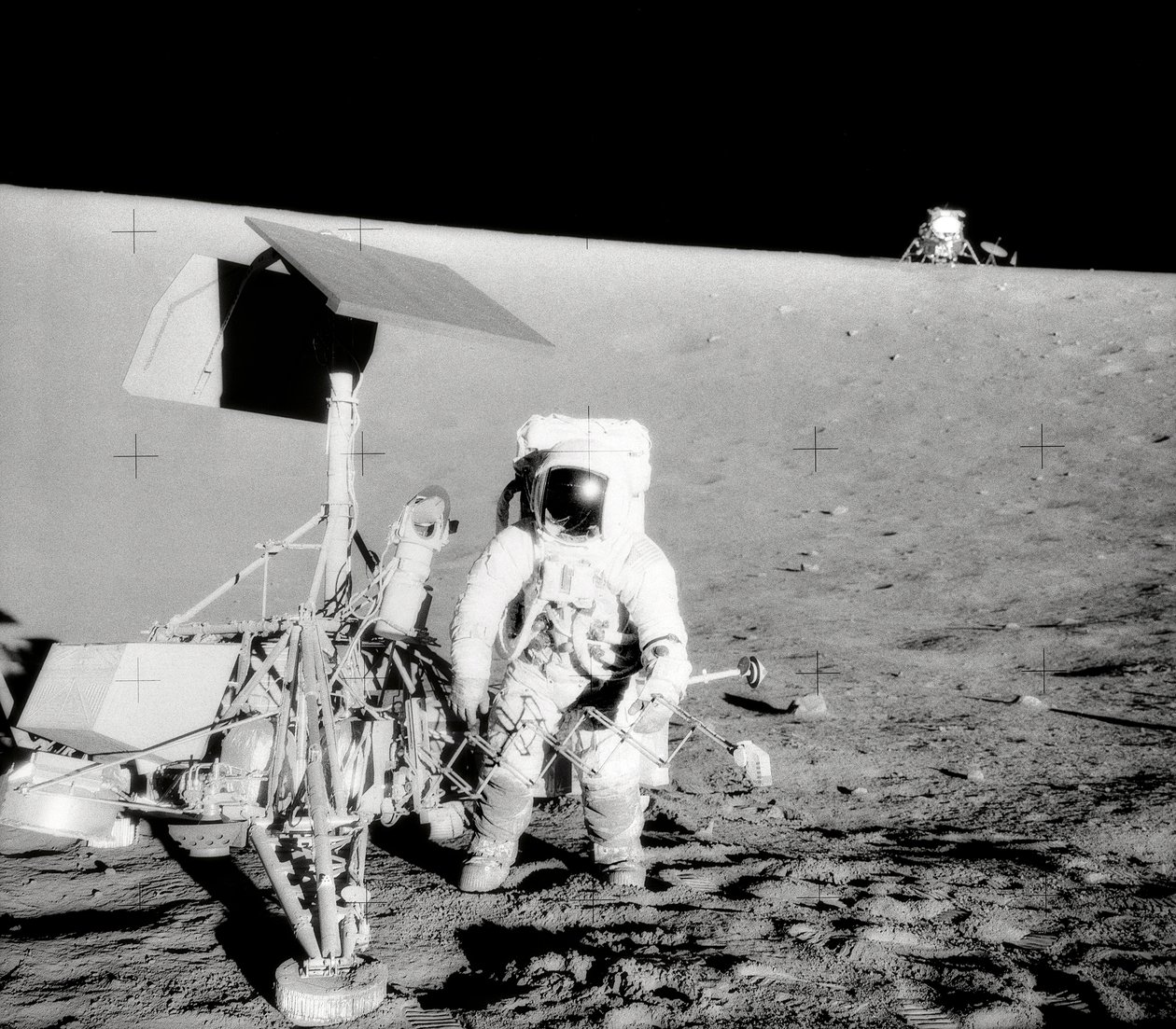 Apollo 12 - NASA, 1969. autorstwa NASA Images