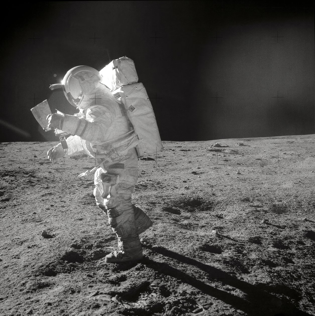 Apollo 14 - NASA, 1971. autorstwa NASA Images