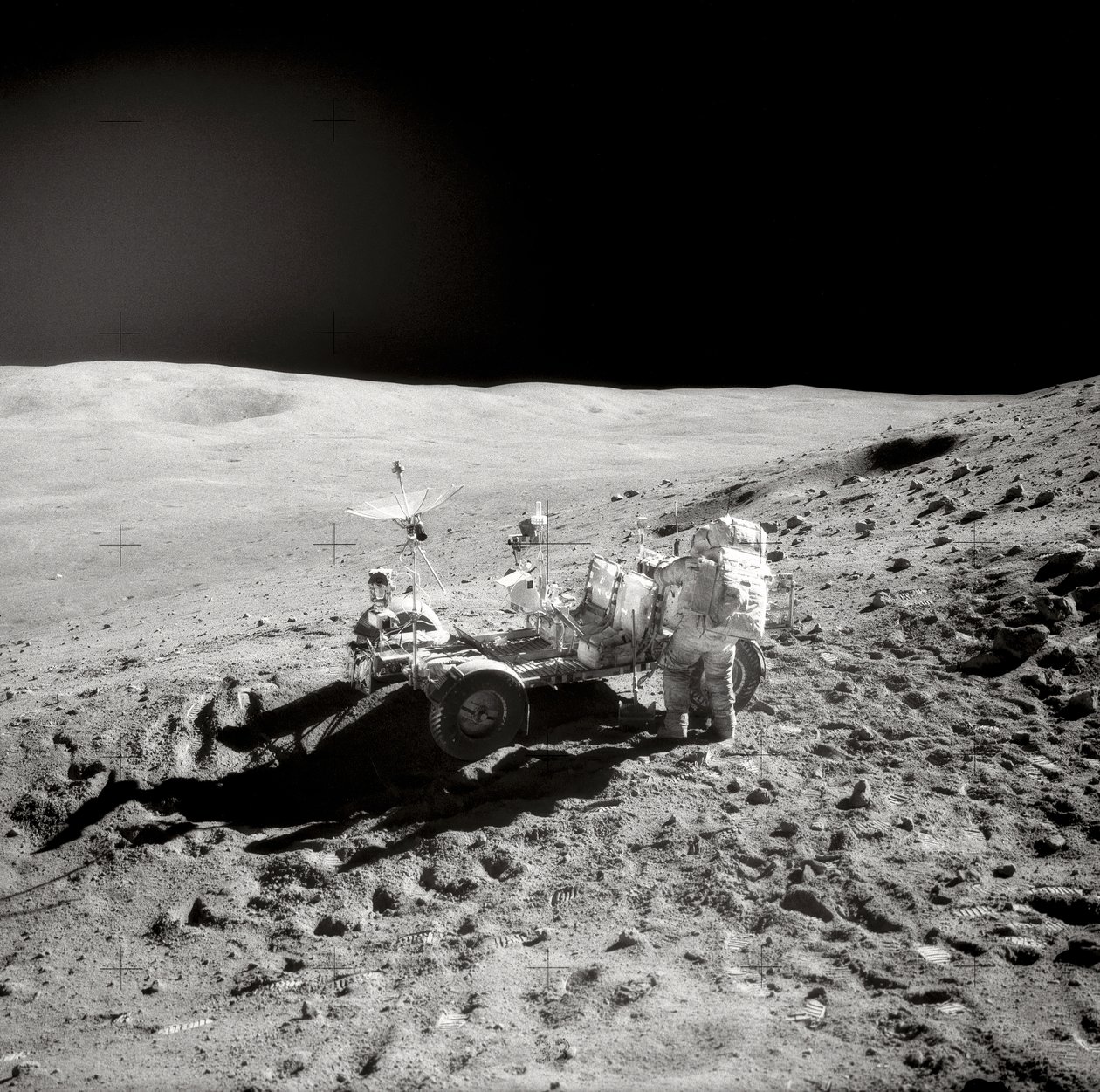 Apollo 16 - NASA, 1972. autorstwa NASA Images