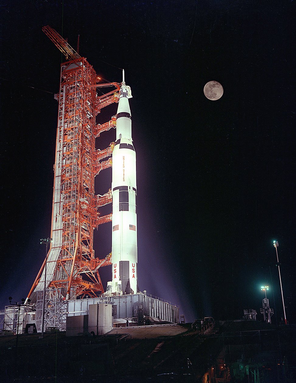 Apollo 17 - NASA, 1972. autorstwa NASA Images