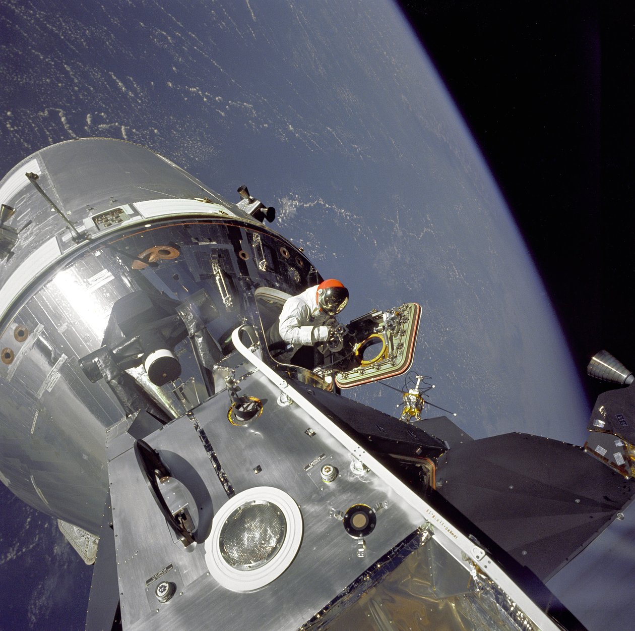 Apollo 9 - NASA, 1969. autorstwa NASA Images