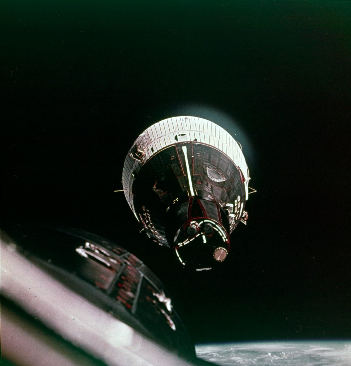 Pierwsze spotkanie w kosmosie, 15 grudnia 1965. autorstwa NASA Images