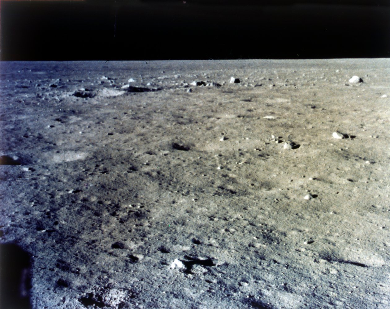 Powierzchnia Księżyca. autorstwa NASA Images