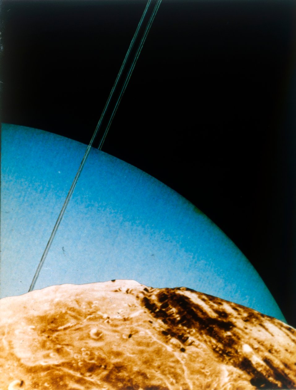 Uran widziany z Mirandy, 1986. autorstwa NASA Images