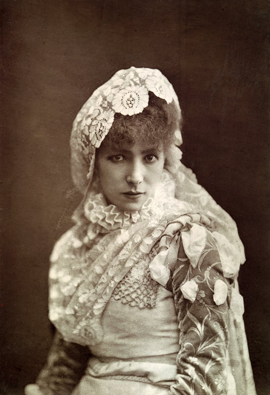 سارا برنارډټ (1844-1923) د پورټ سینټ مارټین تیاتر پولي کې د ماریون ډیلورم په رول کې autorstwa Nadar