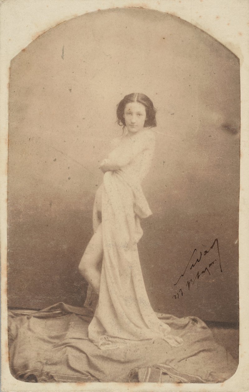 [Draped Stojący Akt], 1856-59. autorstwa Nadar