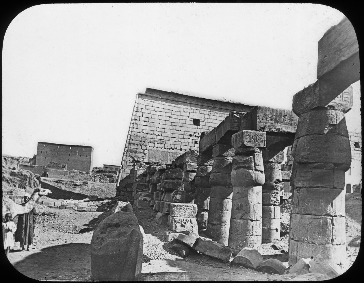 Wielka Świątynia, Luksor, Egipt, ok. 1890 r. autorstwa Newton and Co
