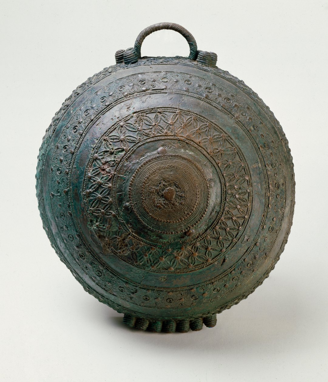 Miska, Igbo-Ukwu, IX-X wiek (brąz ołowiowy) (patrz także 412905) autorstwa Nigerian
