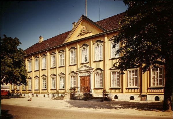 Pałac Stiftsgarden, wybudowany w latach 1774-78 autorstwa Norwegian School