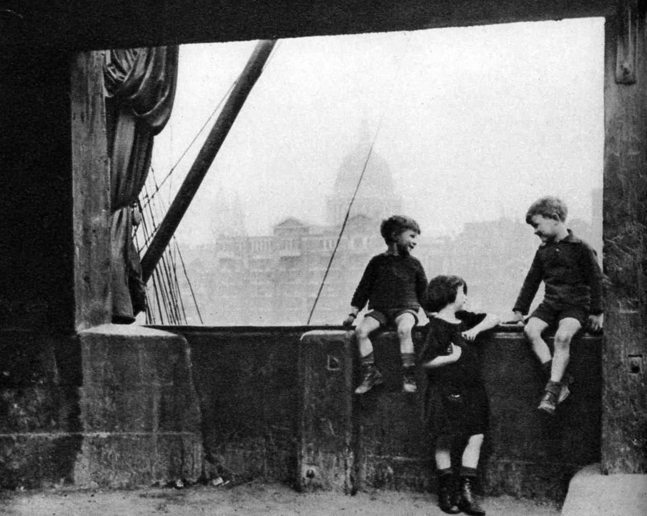 Bankside, wokół Blackfriars Bridge, Londyn, 1926-1927. autorstwa Paterson
