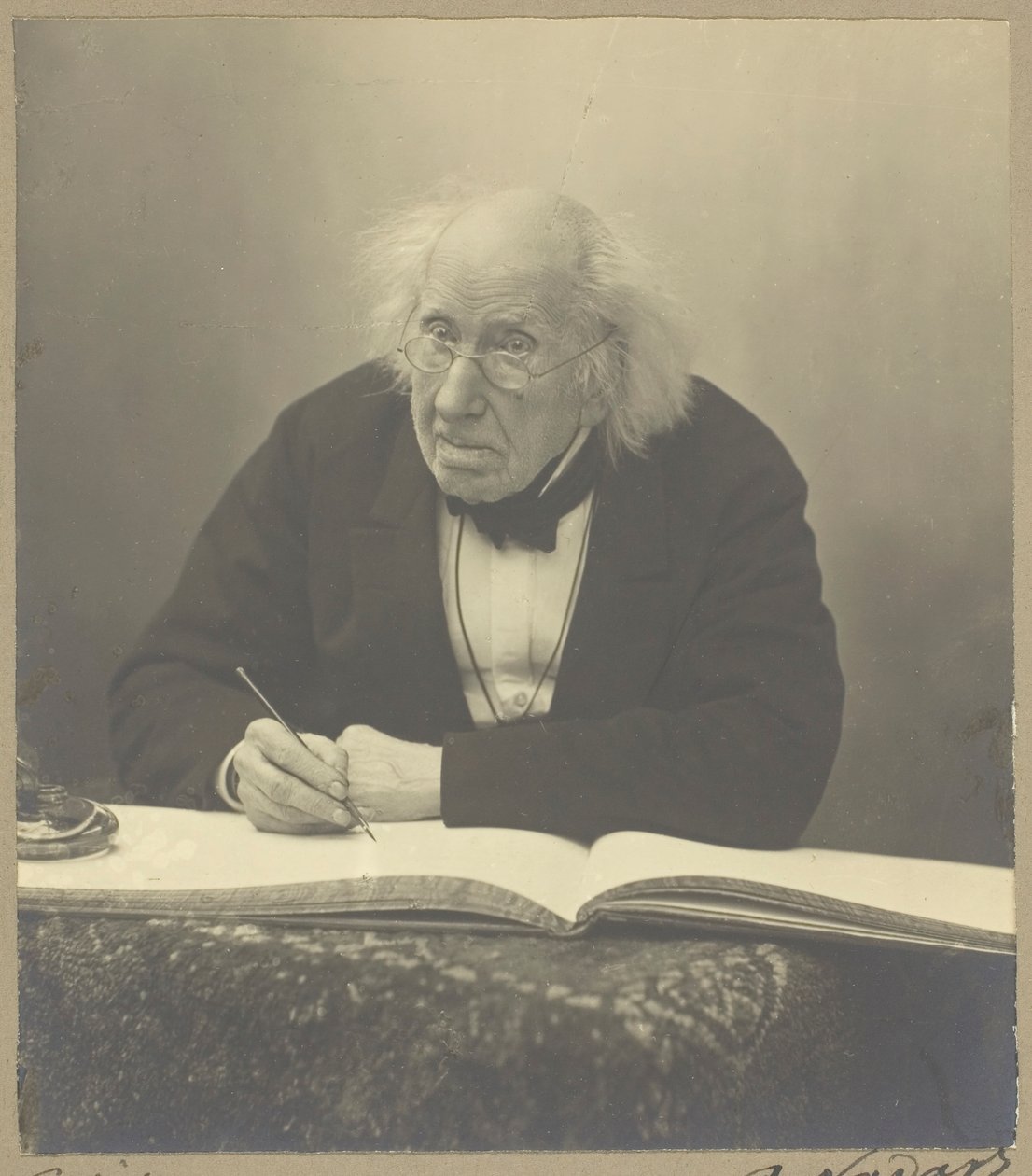 Marie-Eugene Chevreul, 1886. autorstwa Paul Nadar