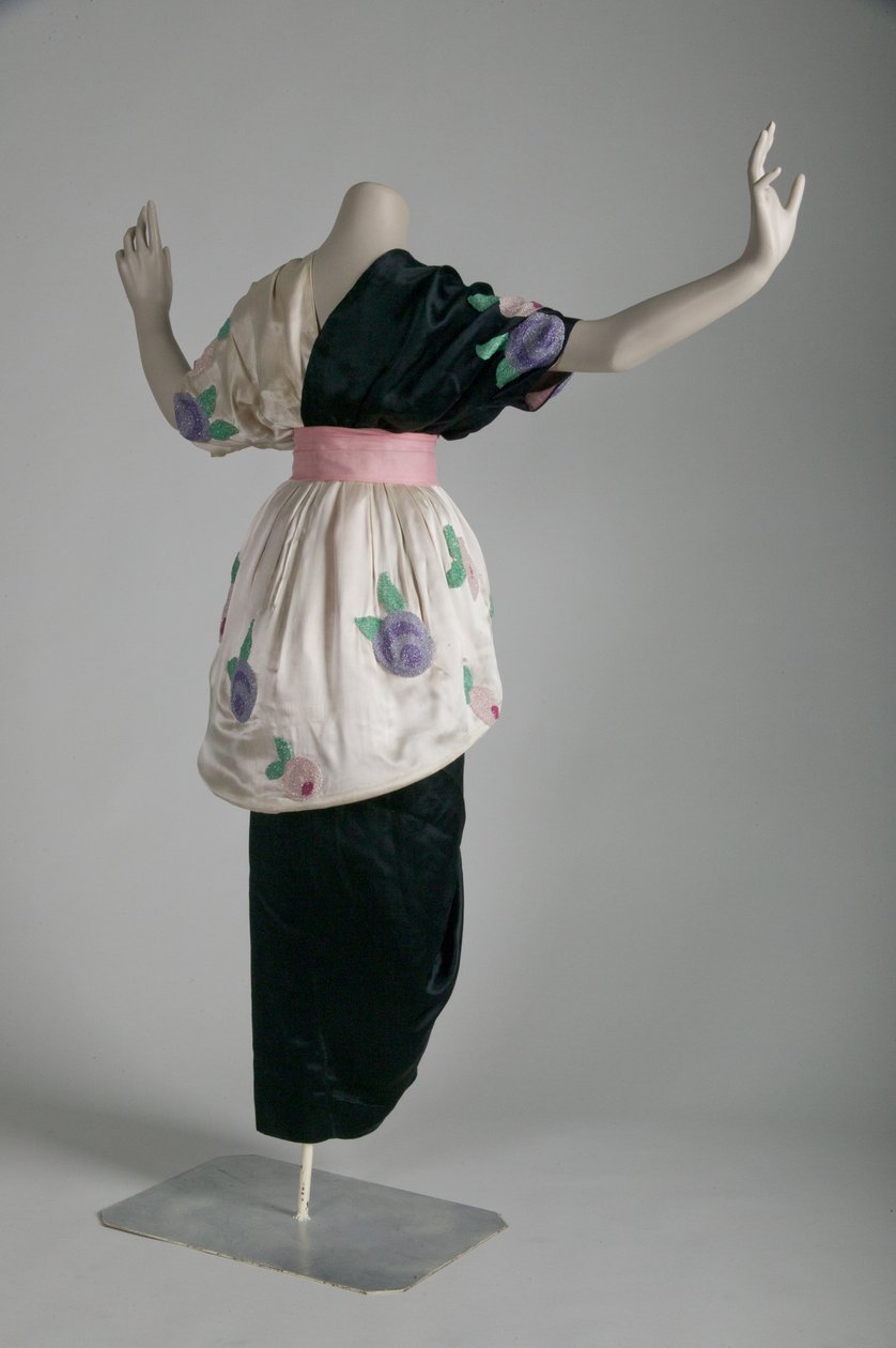 Sorbetowa suknia wieczorowa autorstwa Paul Poiret