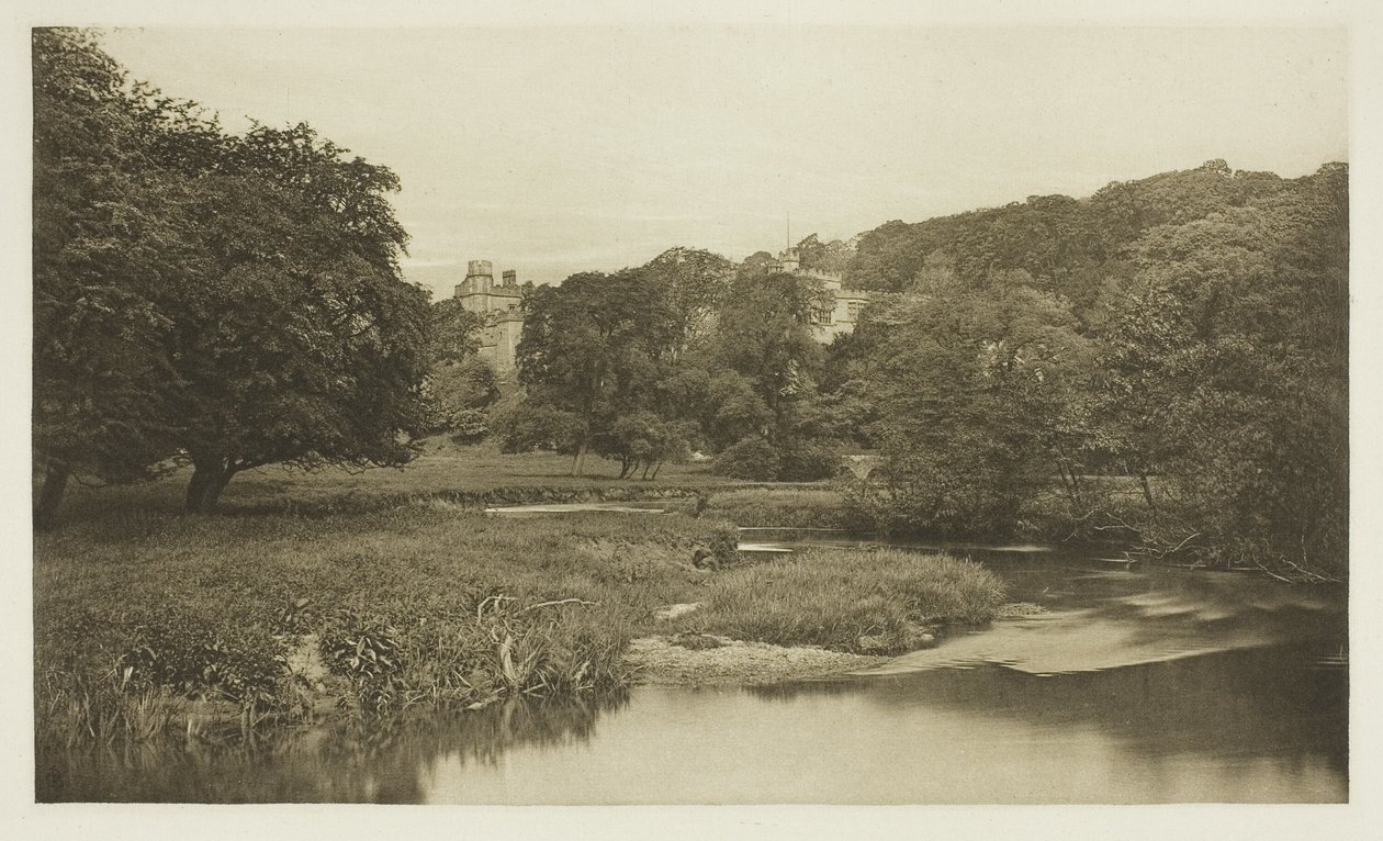 Haddon Hall, From the Meadows autorstwa Peter Henry Emerson
