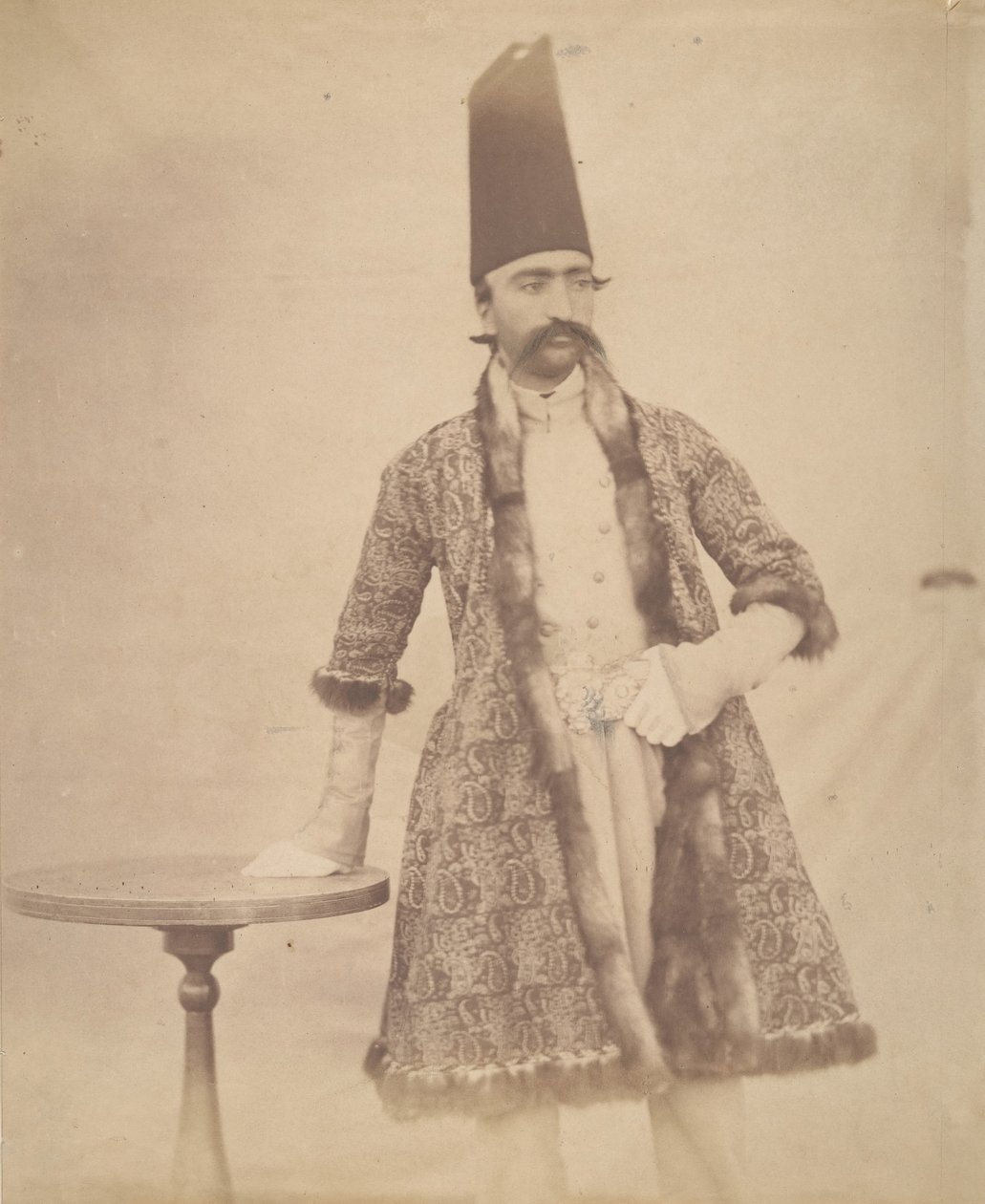 [Nasir al-Din Shah], lata 1840-60. autorstwa Possibly by Luigi Pesce.