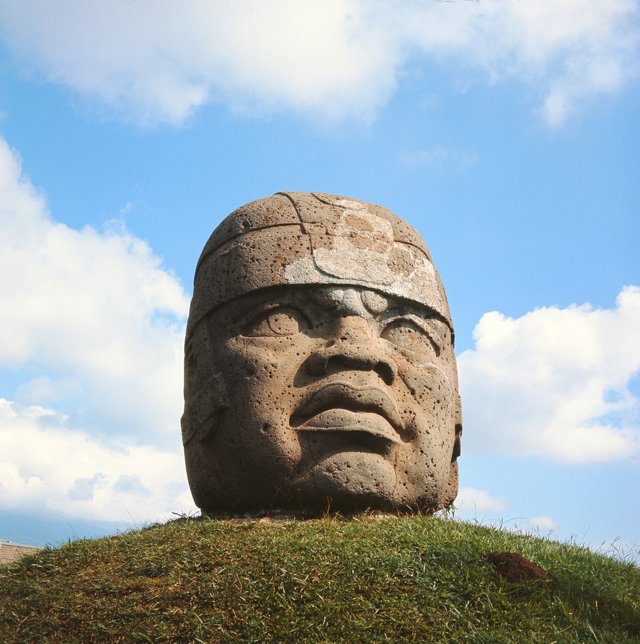 Głowa olbrzyma, kultura Olmeków autorstwa Pre Columbian