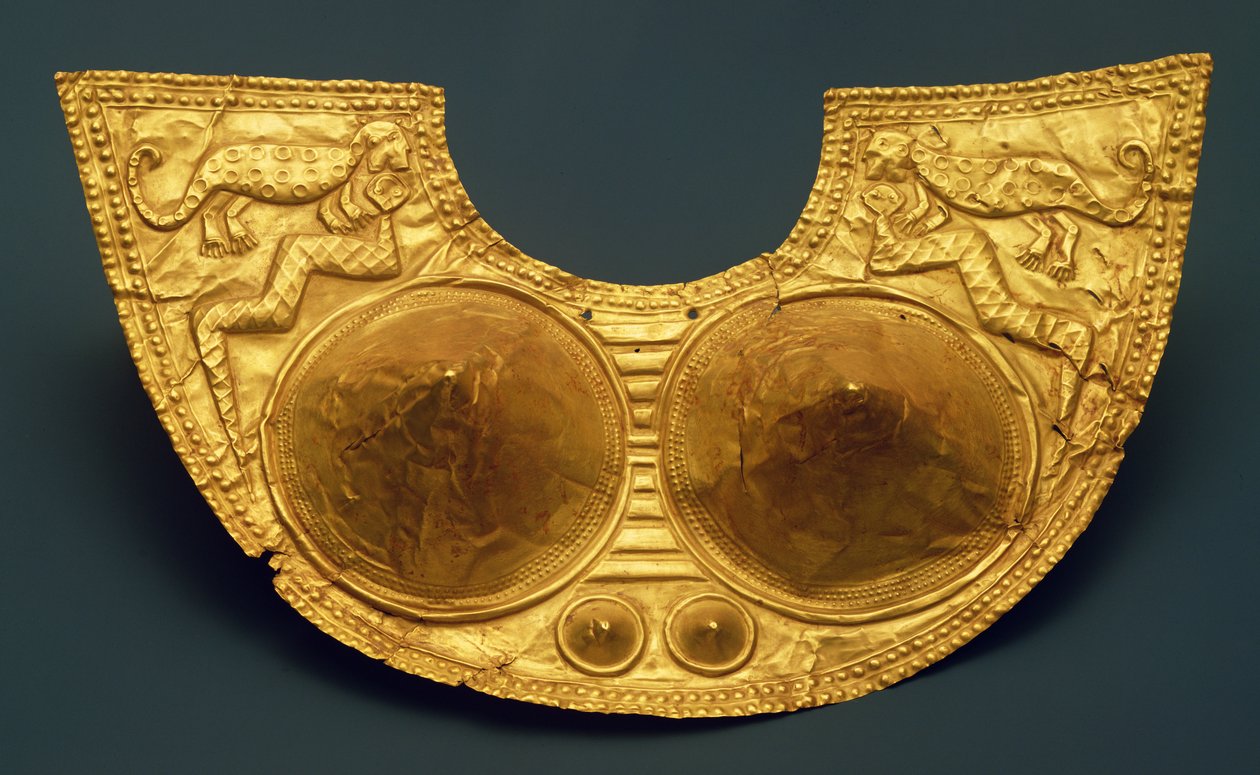 Napierśnik Sinu (młotkowane złoto) autorstwa Pre Columbian