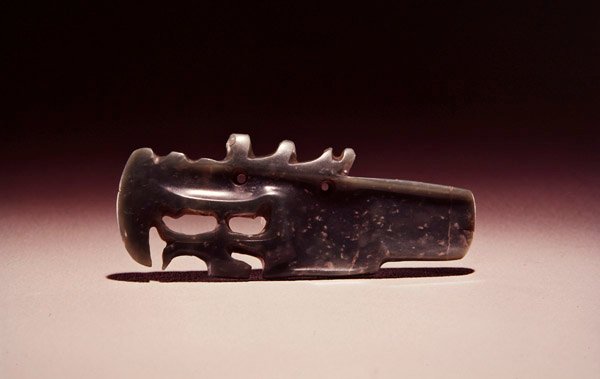 Ptasi potwór, z Guacimo, obszar Linea Vieja (półprzezroczysty niebiesko-zielony jadeit) autorstwa Pre Columbian Pre Columbian