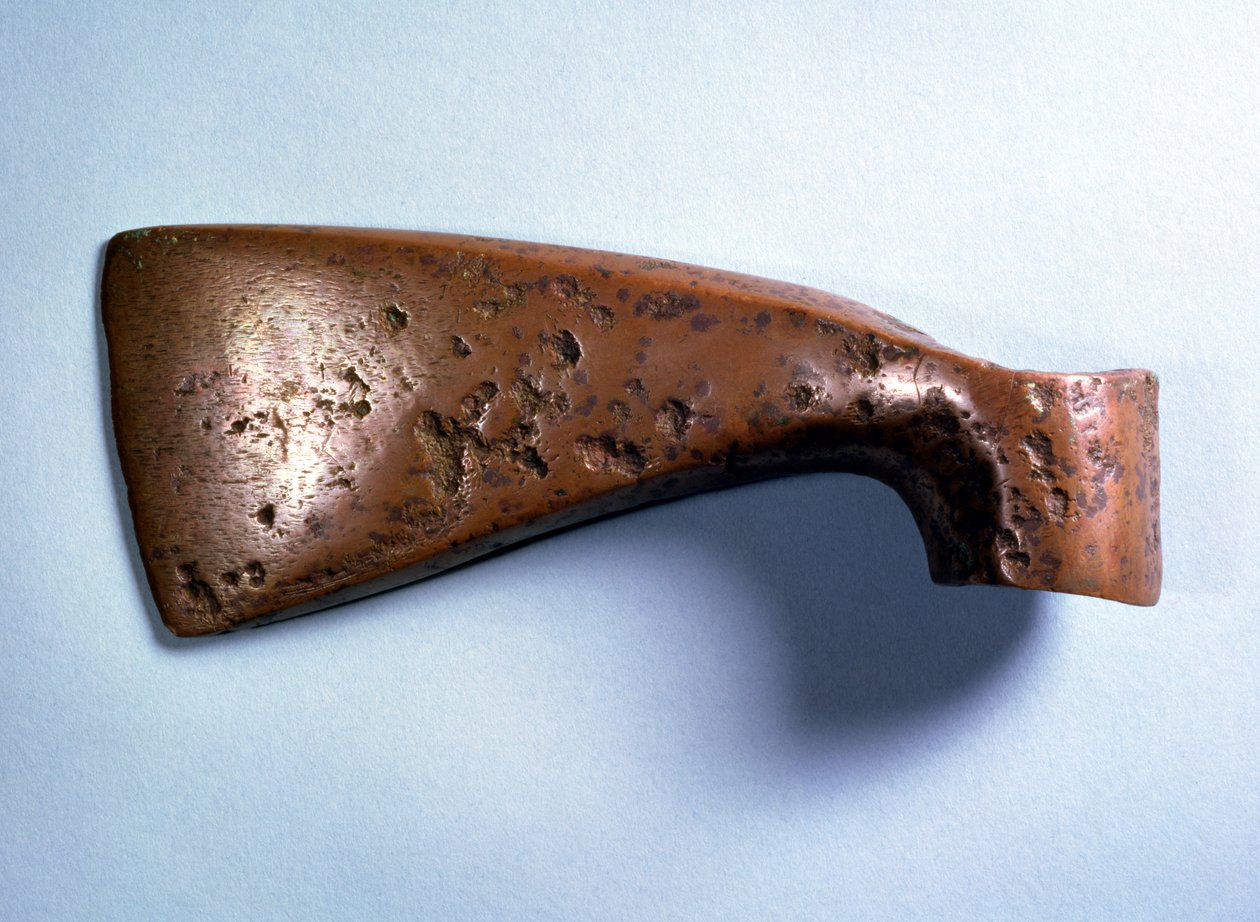 Topór z Vucedol, Pakrac, Slavonia, epoka brązu, ok. 2000-1000 pne (brąz) autorstwa Prehistoric
