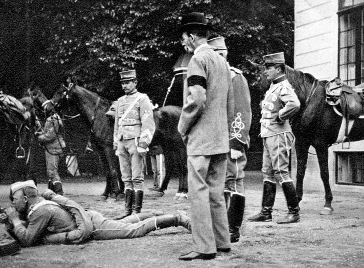 Testowanie nowego karabinu powtarzalnego, 1908 r. autorstwa Queen Alexandra