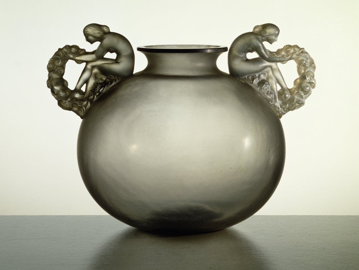 Wazon Bouchardona, 1926 (szkło dymne) autorstwa Rene Jules Lalique