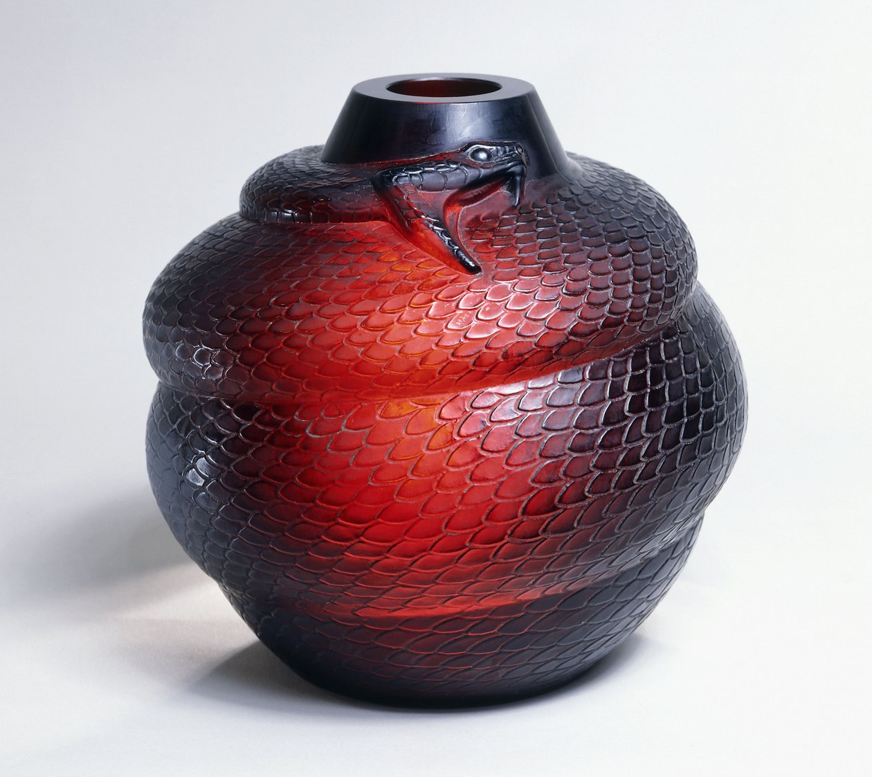 Wąż autorstwa Rene Jules Lalique