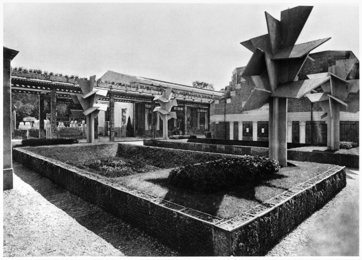 Ogród zimowy i kubistyczne betonowe drzewa na wystawie Art Deco, z „Exposition des Arts Decoratifs, Batiments et Jardins” M. Roux-Spitza, Paryż, 1925 (beton) autorstwa Robert Mallet Stevens