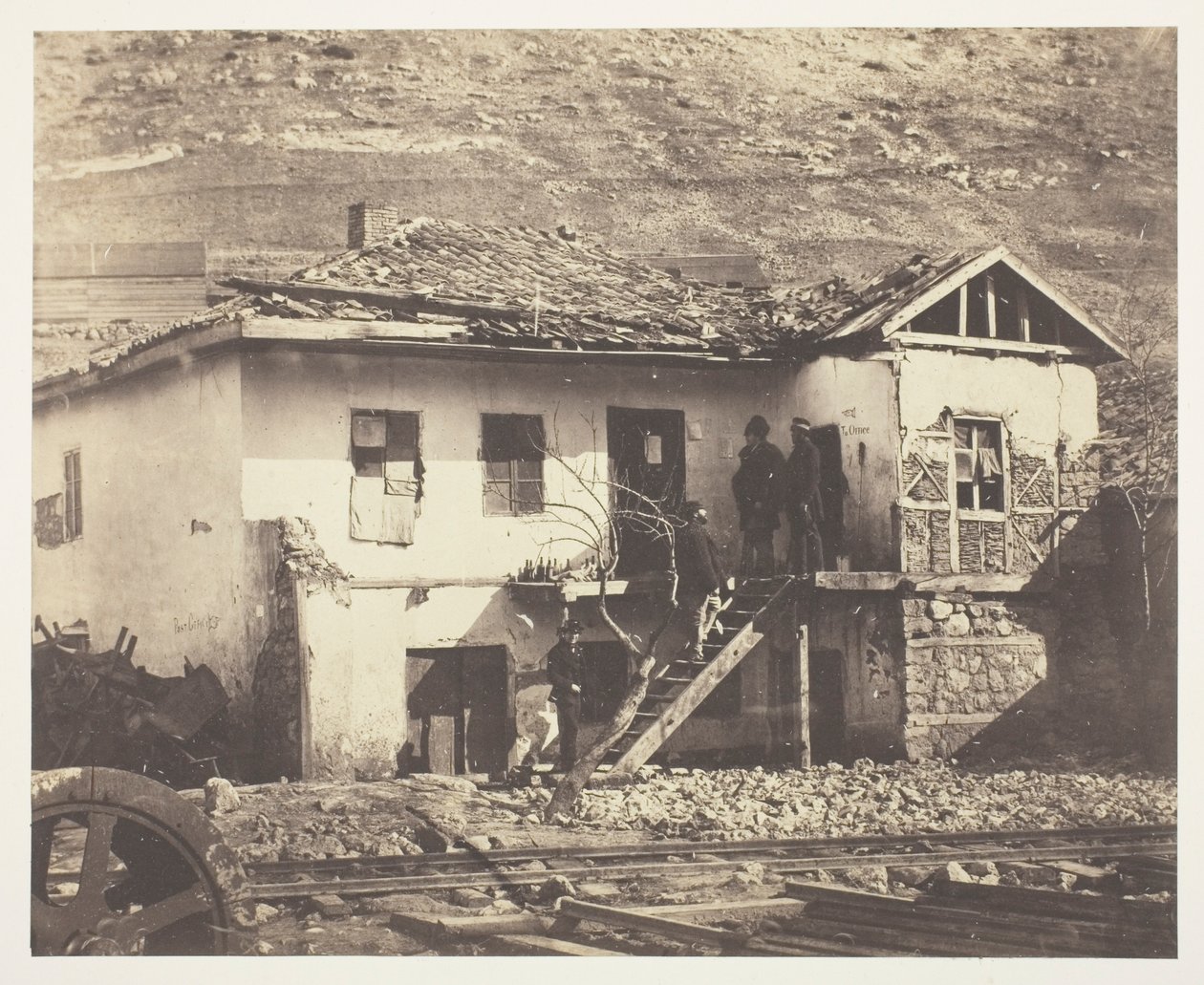 Stara poczta, Bałakława autorstwa Roger Fenton