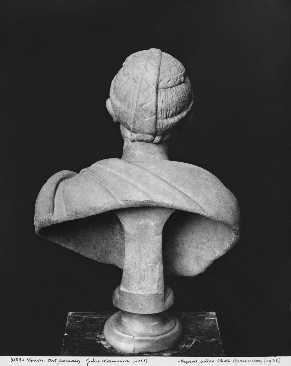 Popiersie Julii Mamaei (180-235 ne) matki cesarza Sewera Aleksandra (205-235 ne) widziane z tyłu, ok. 230 (marmur) autorstwa Roman