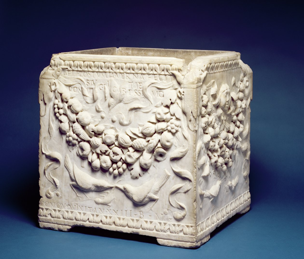 Skrzynia Cinerary, ok. 25-50 ne (marmur) autorstwa Roman