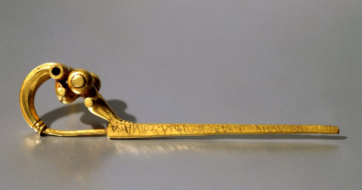 Fibula, z Palestriny z napisem "Manios" (złoto) autorstwa Roman
