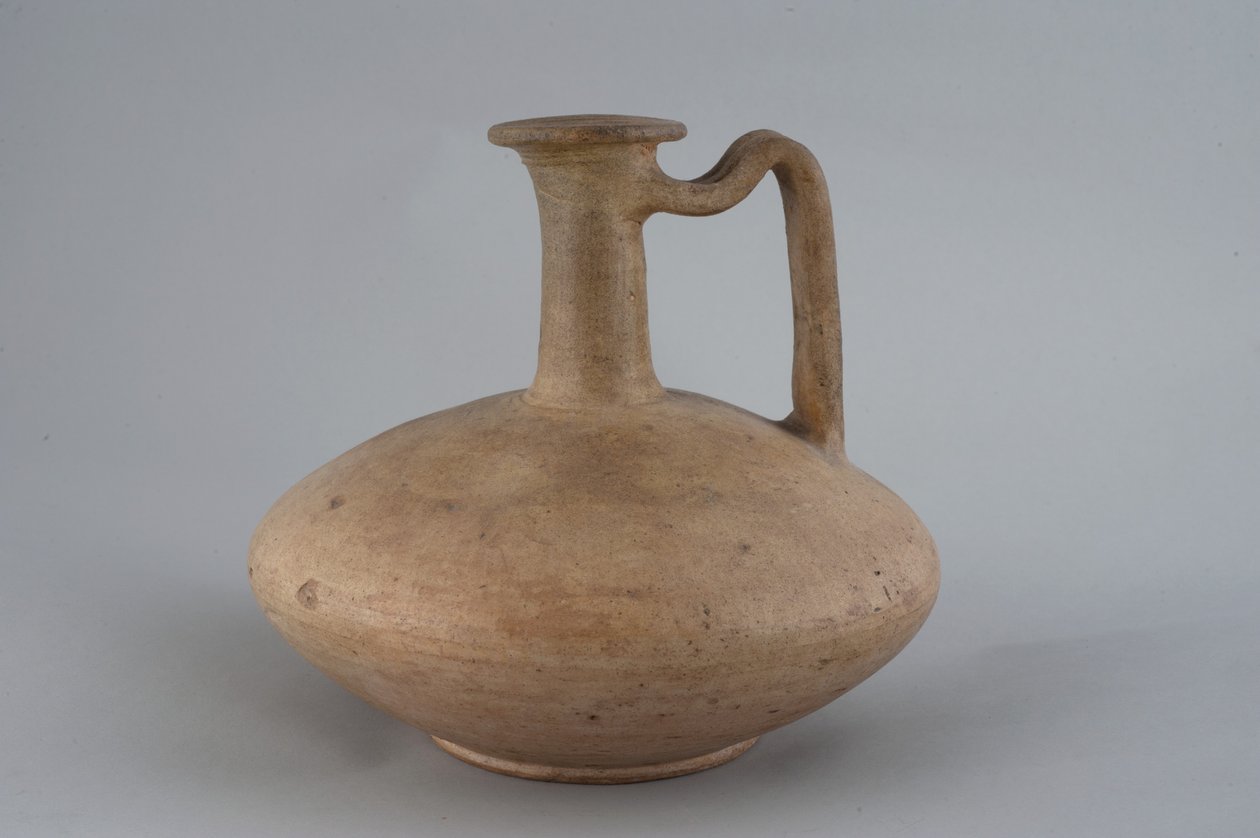 Karafka Lagynos (terakota) autorstwa Roman