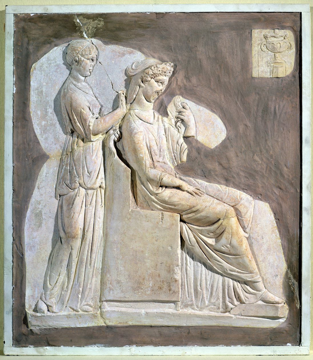 Relief przedstawiający kobietę w toalecie, z Tunezji (stiuk) autorstwa Roman