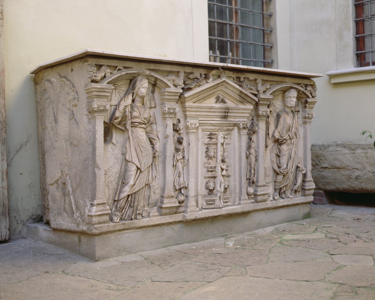 Sarkofag rzymski (marmur) autorstwa Roman
