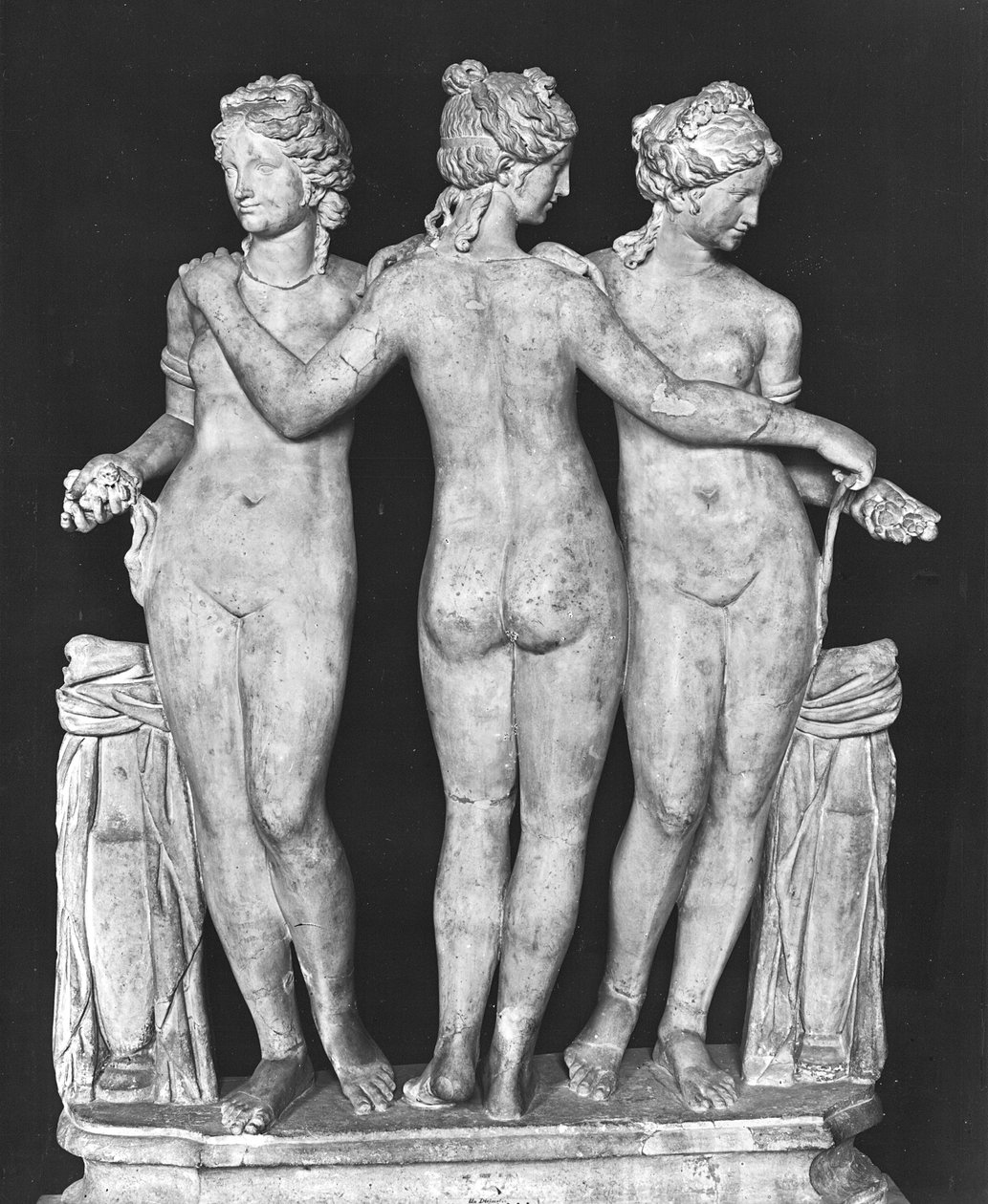 Trzy Gracje, kopia greckiego oryginału z II wieku p.n.e. (marmur) (patrz 191014 i 191015) autorstwa Roman