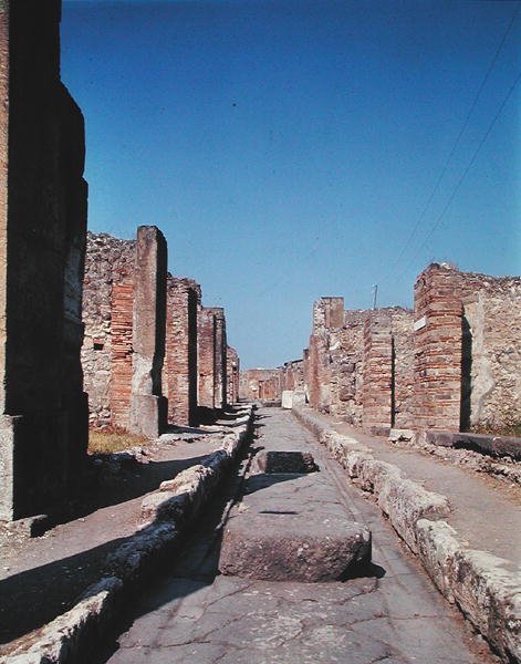 Via degli Augustali autorstwa Roman