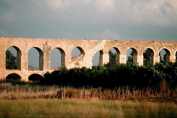 Akwedukt autorstwa Roman Roman