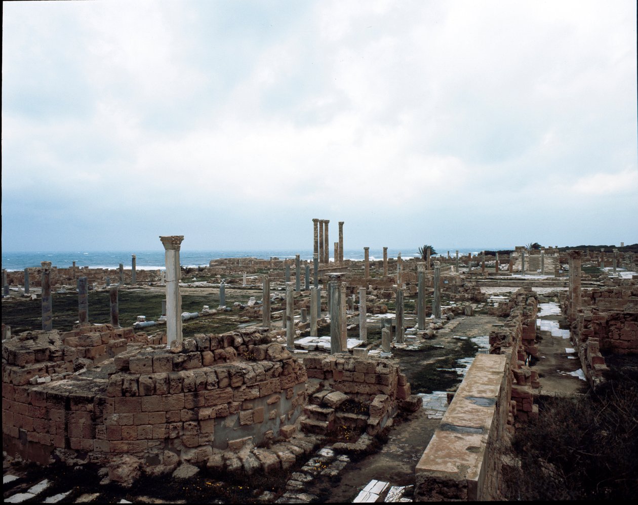 Stanowisko archeologiczne i teatr rzymski, II-III w. autorstwa Roman
