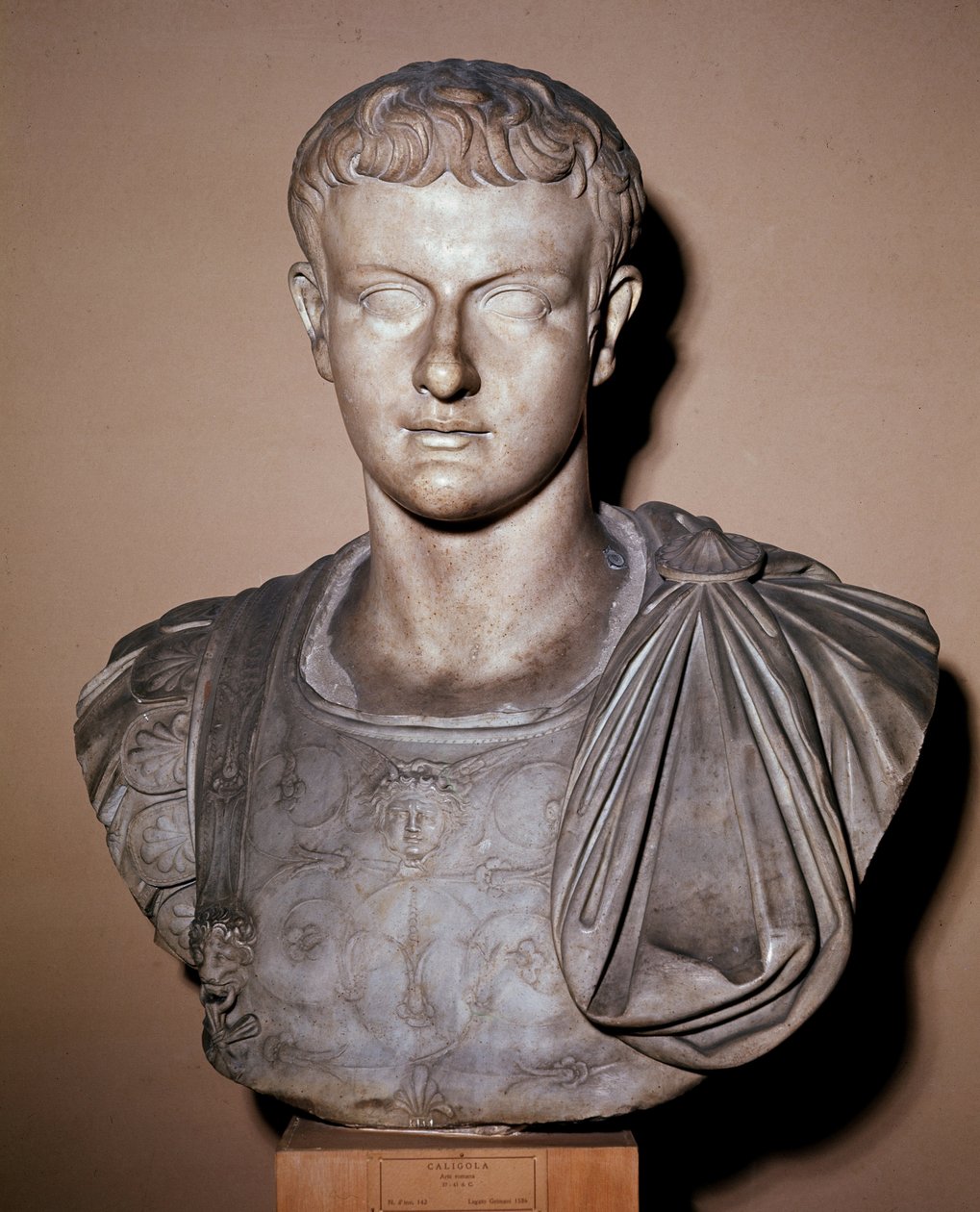 Popiersie Kaliguli (marmurowa rzeźba) autorstwa Roman