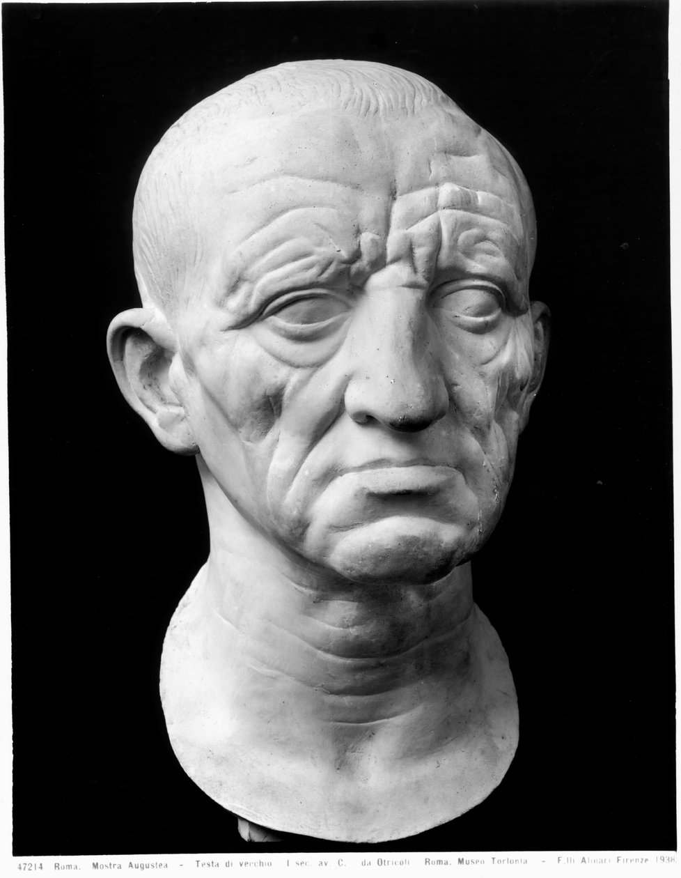 Głowa starego człowieka (marmur) (zdjęcie czarno-białe) autorstwa Roman