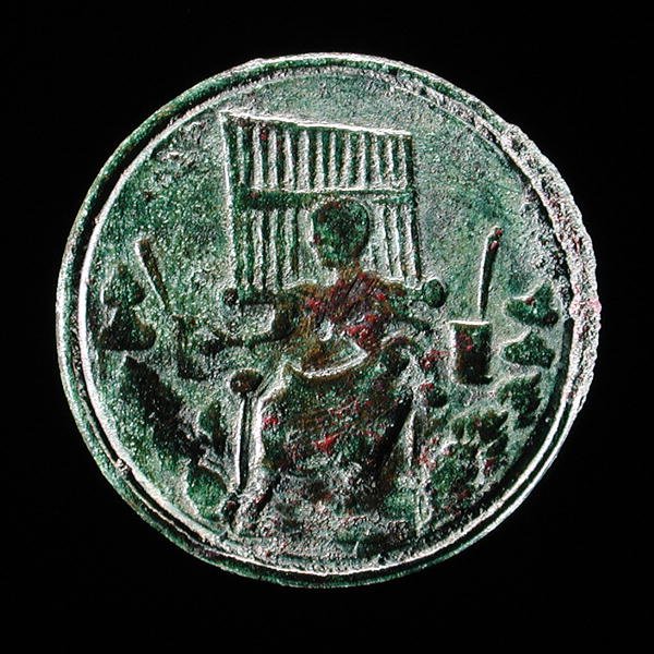 Moneta rzymska przedstawiająca organy (brąz) autorstwa Roman