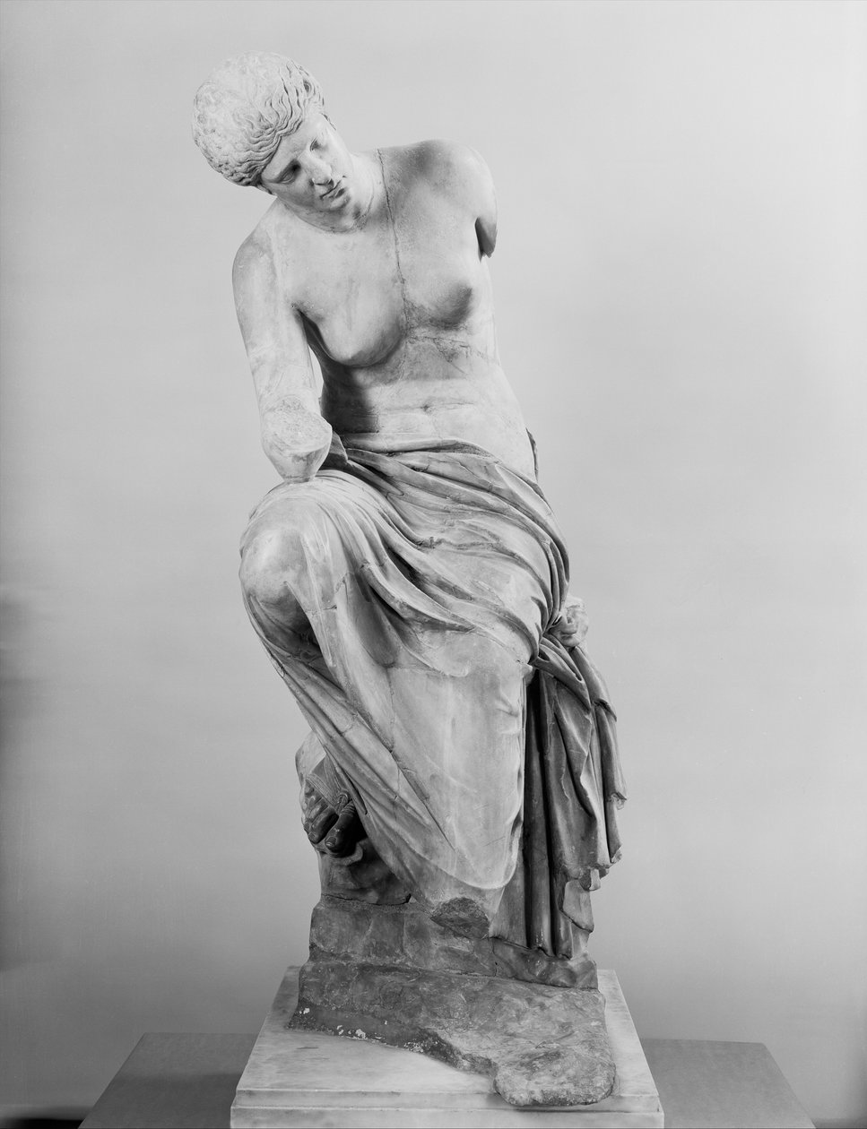 Posąg siedzącej Muzy autorstwa Roman Imperial Period