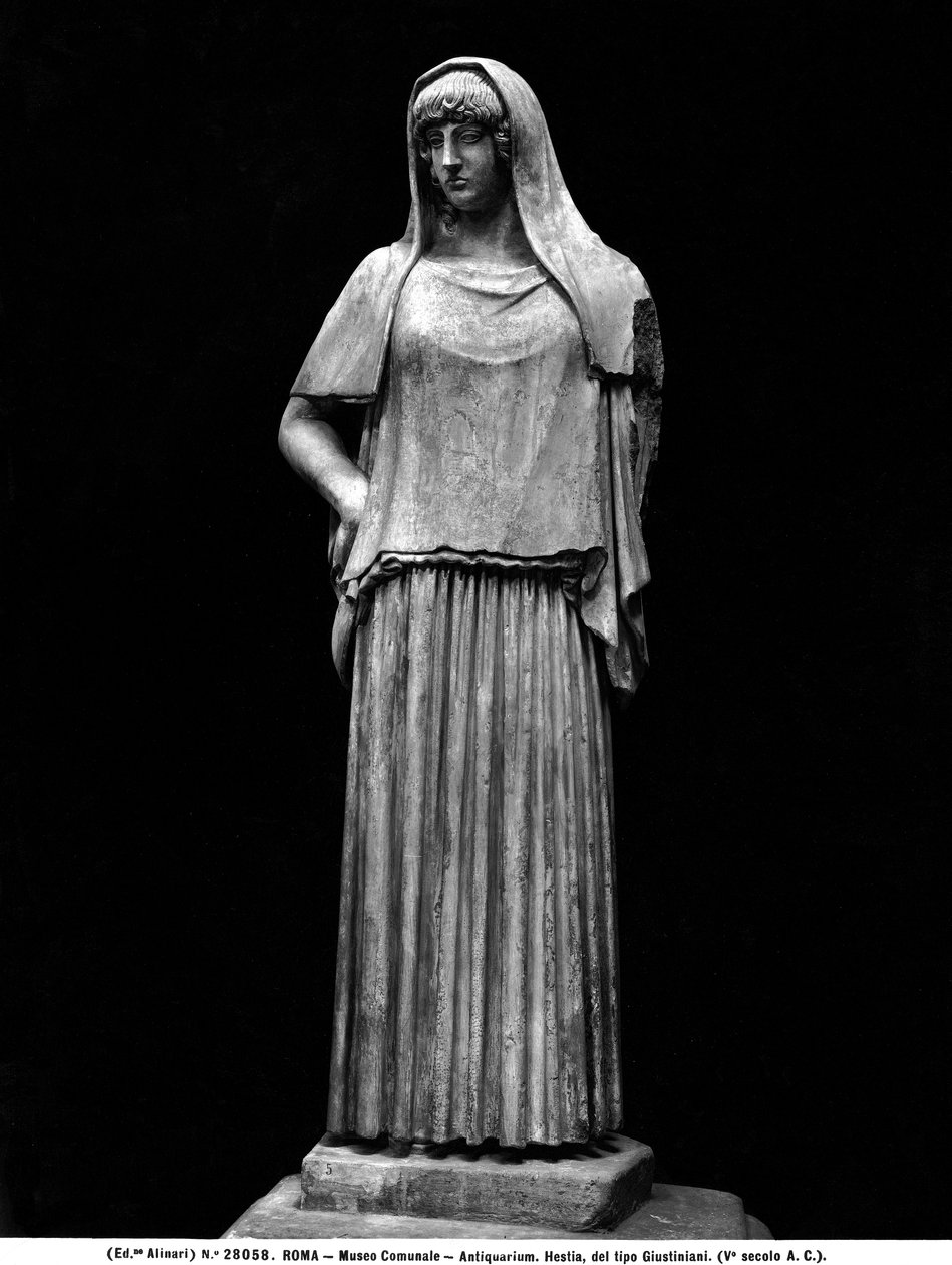 Posąg Hestii (marmur) autorstwa Roman Roman