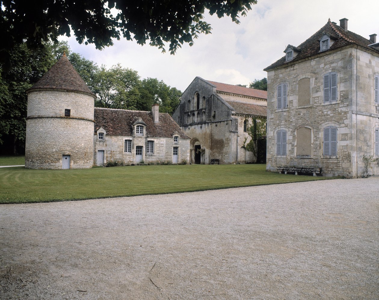 Widok na gołębnik, kościół i rezydencję opata autorstwa Romanesque