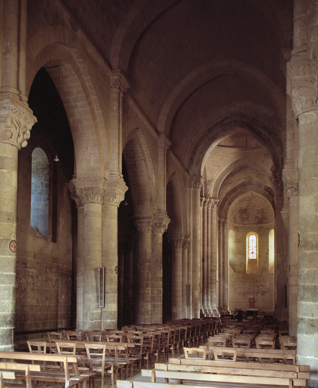 Widok na absydę północną autorstwa Romanesque