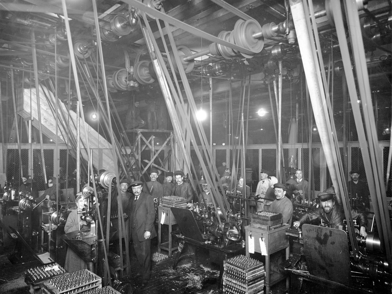 Robotnicy fabryczni w Petersburgu, ok. 1916 r. autorstwa Russian Photographer