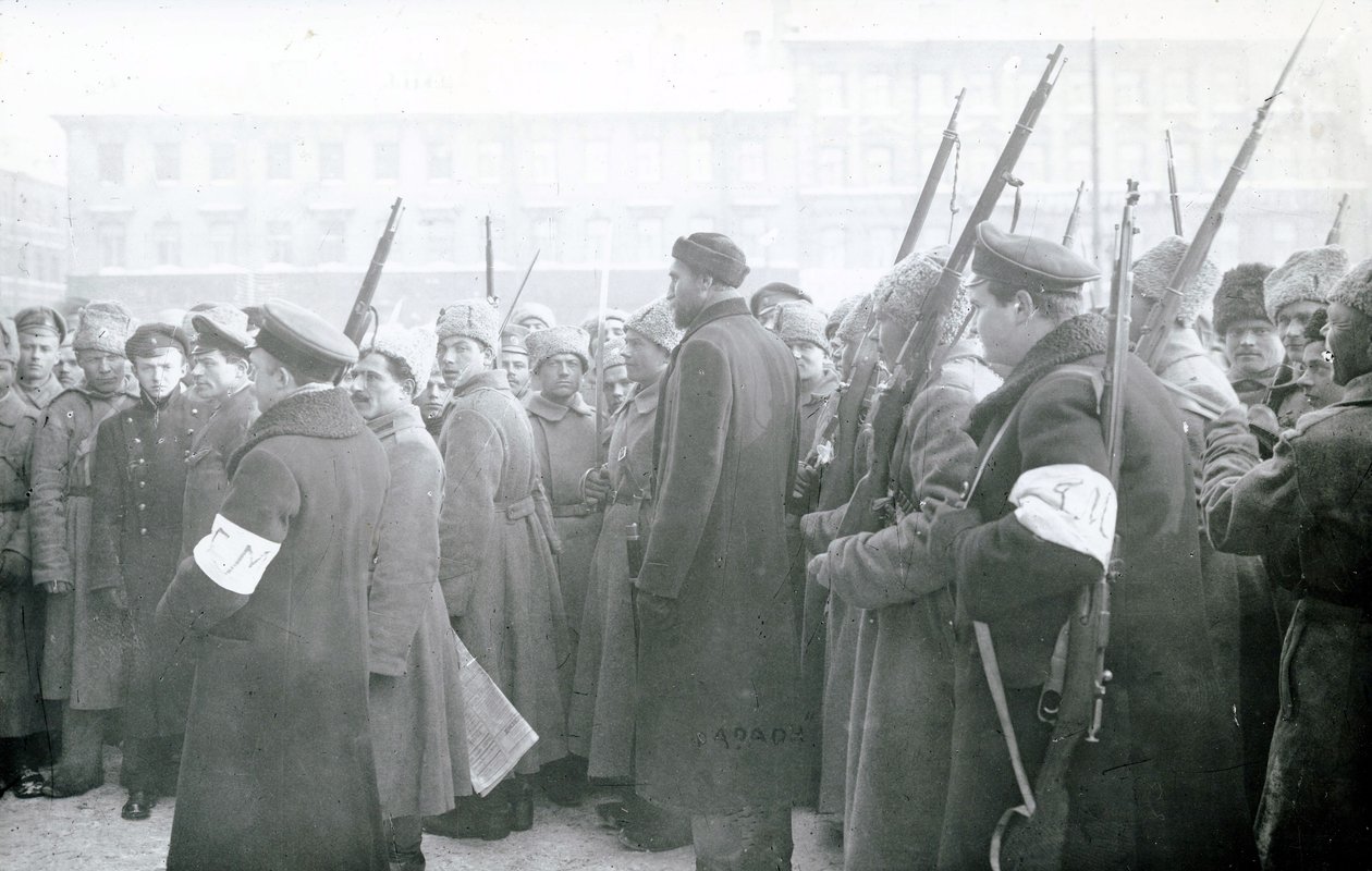 Rewolucyjna milicja aresztuje policjantów, luty 1917 autorstwa Russian Photographer